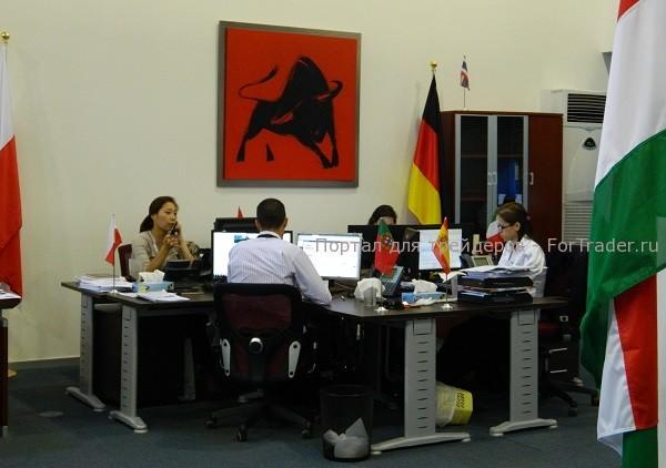Офис компании FxPro на Кипре: часть отдела поддержки